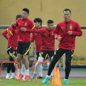 开云-国足越南首训场地条件难言满意 明日演练对越战术