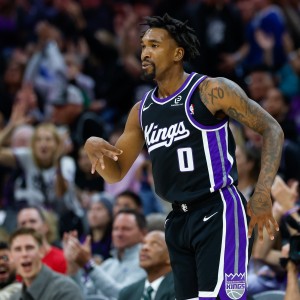 大将军回归！蒙克半场替补15分钟 5中5&amp;三分3中3贡献13分